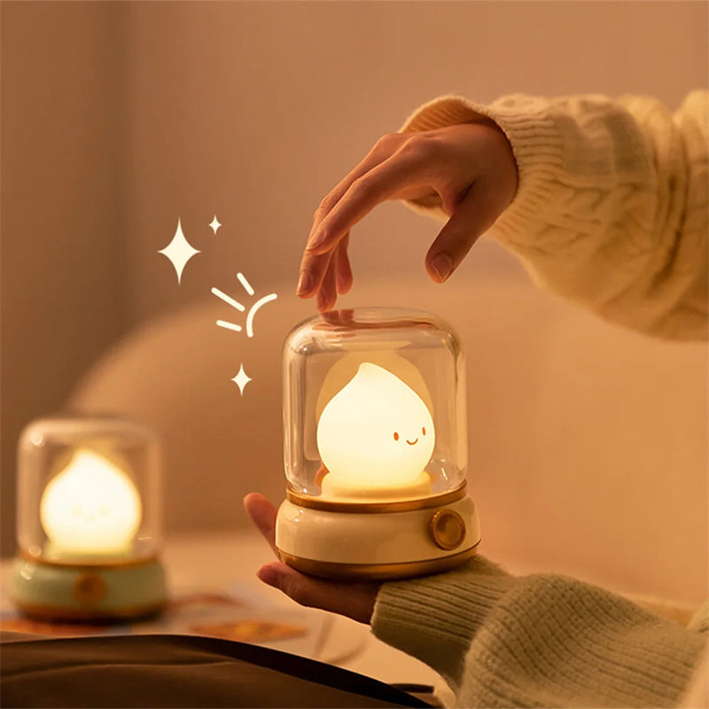 Mini LED Nachtlampe USB in Gelb und Grün, niedliches Retro-Design mit dimmbaren Licht für gemütliche Atmosphäre.