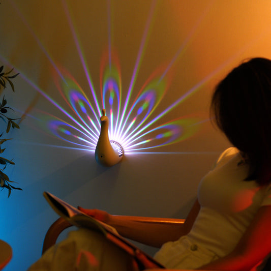3D Pfau Wandlampe mit bunter LED Beleuchtung