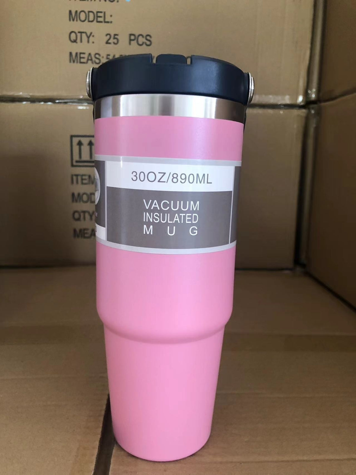 Edelstahl Trinkflasche Auto im pinken Design, isolierter Becher mit Griff und Deckel, ideal für unterwegs.